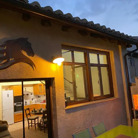 Casa Del Caballo - Housevanlive *